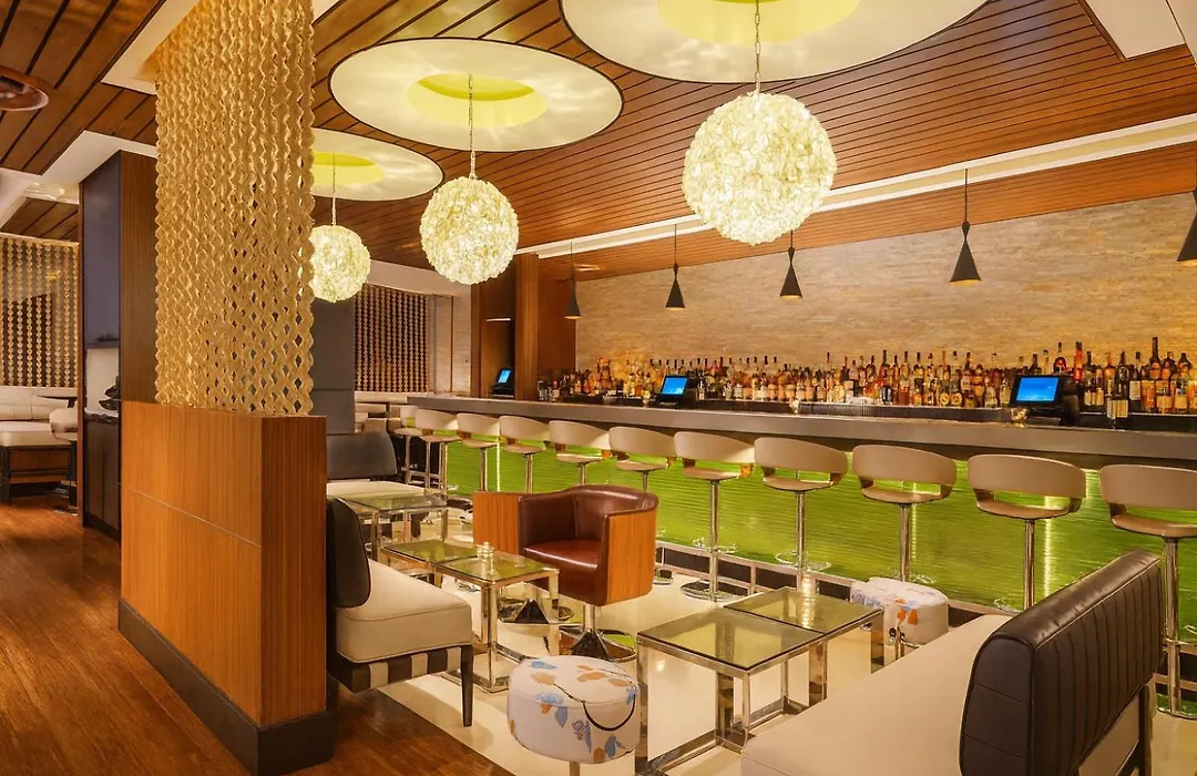 Luxury Suites At Palms Place-1